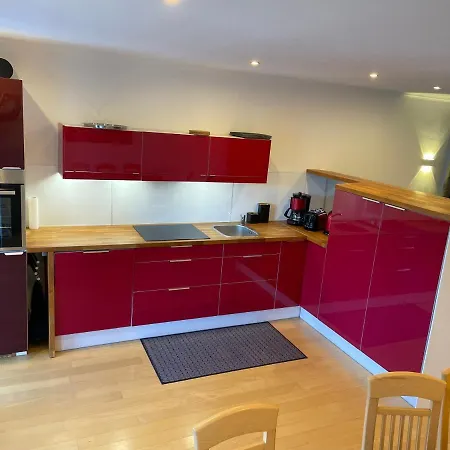 Pino24 Mit Pool Und Sauna 哈伦贝格