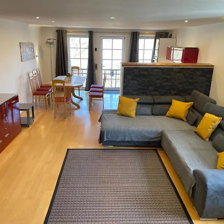 Pino24 Comfort Und Pino24 Petit Apartment Hallenberg