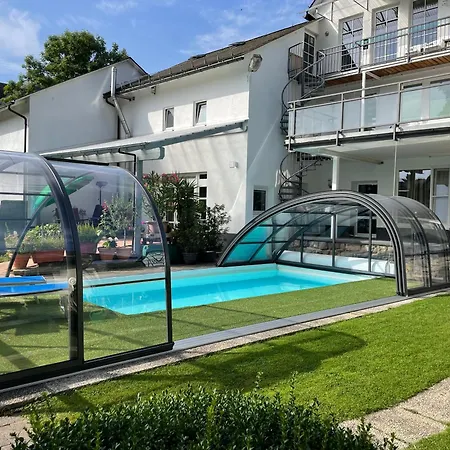 Pino24 Mit Pool Und Sauna דירה