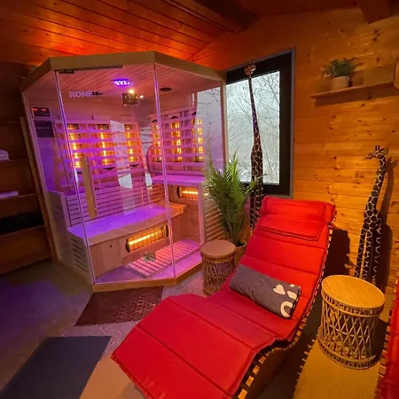 Pino24 Mit Pool Und Sauna *