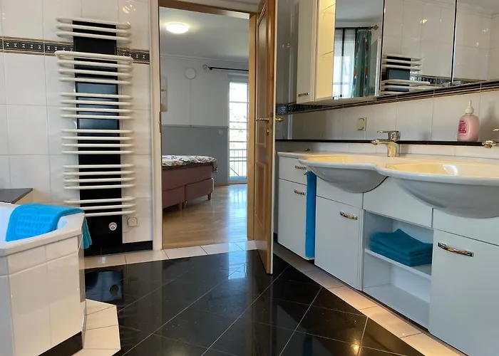 Pino24 Mit Pool Und Sauna *